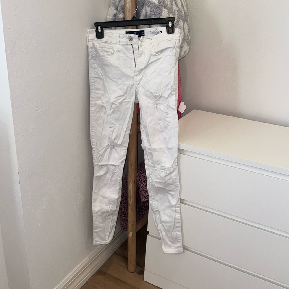 White Hollister ripped jeans